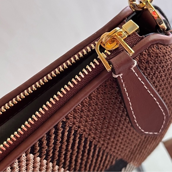 🔴SOLD🔴 BURBERRY Olympia Check Jacquard Pouch-Birch Brown - Picture 15 of 15
